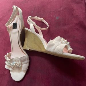 White House Black Market Shoes (10M)